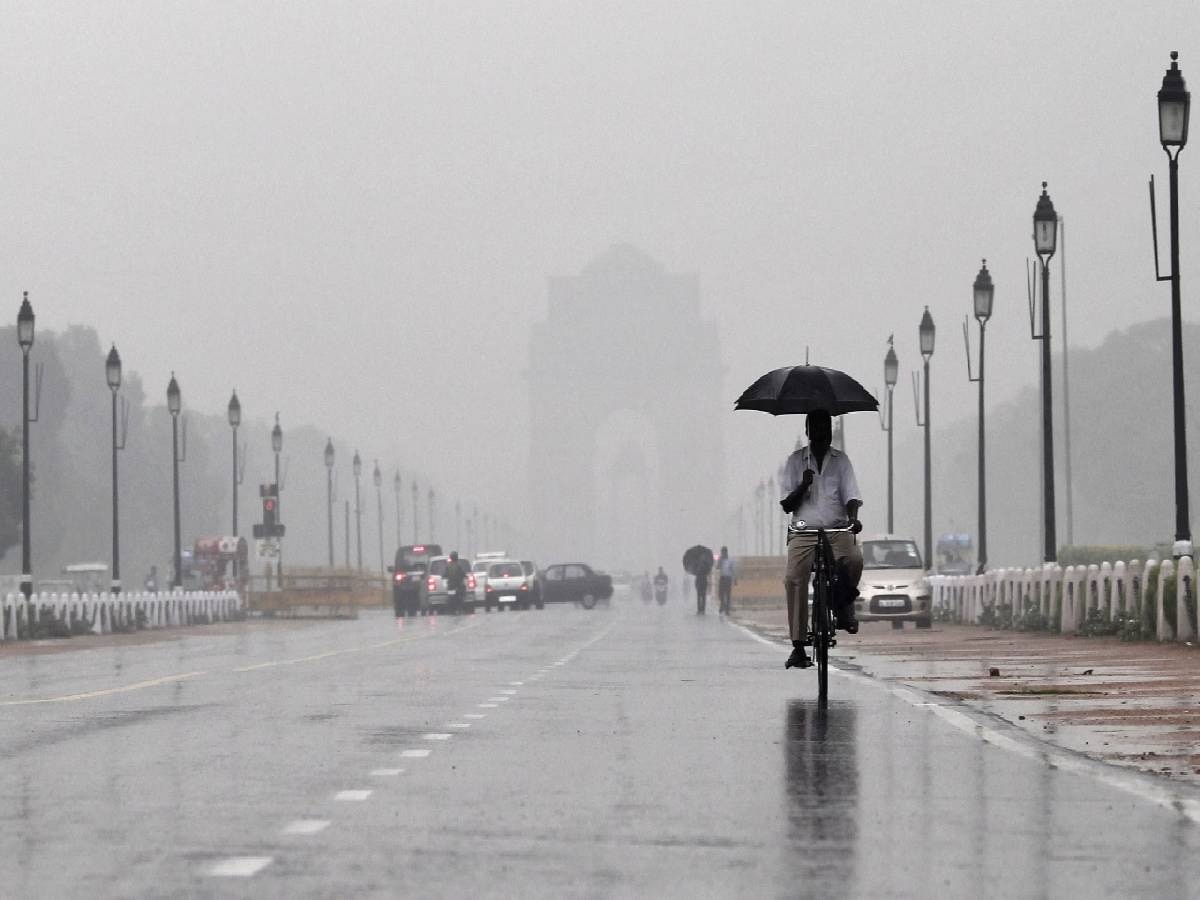 Weather: धीमा मानसून पकड़ेगा रफ्तार, जानें Delhi-NCR में कब हैं बारिश के आसार