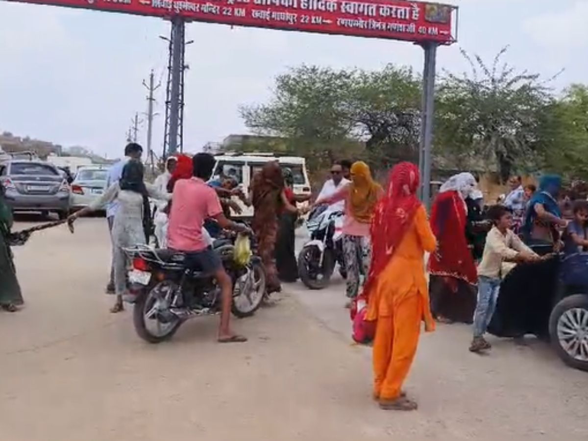 Sawai Madhopur News:चौथ का बरवाड़ा में पानी की भारी किल्लत, नाराज महिलाओं ने मार्ग किया जाम Sawai Madhopur News:चौथ का बरवाड़ा में पानी की भारी किल्लत, नाराज महिलाओं ने मार्ग किया जाम