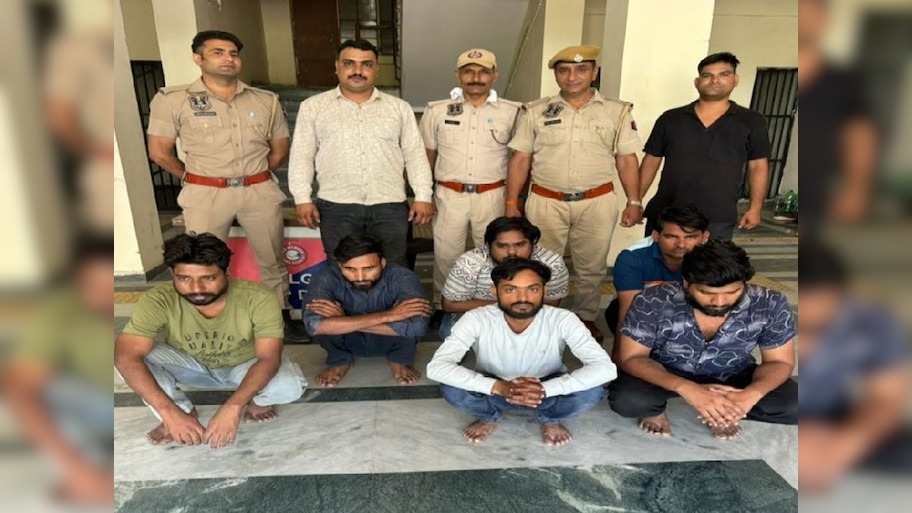 Rajasthan News: फर्जी दस्तावेजों के आधार पर बैंक खाते खुलाकर ठगों को खाते बेचने वाले गिरोह का खुलासा, 6 गिरफ्तार