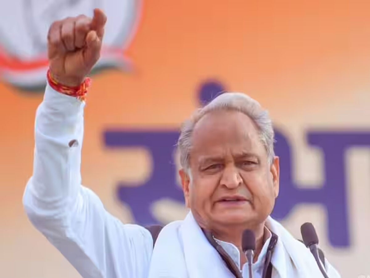 NEET परीक्षा को लेकर पूर्व CM अशोक गहलोत की तल्ख प्रतिक्रिया, BJP पर उठाए सवाल