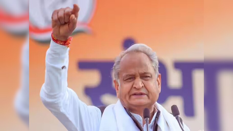 NEET परीक्षा को लेकर पूर्व CM अशोक गहलोत की तल्ख प्रतिक्रिया, BJP पर उठाए सवाल