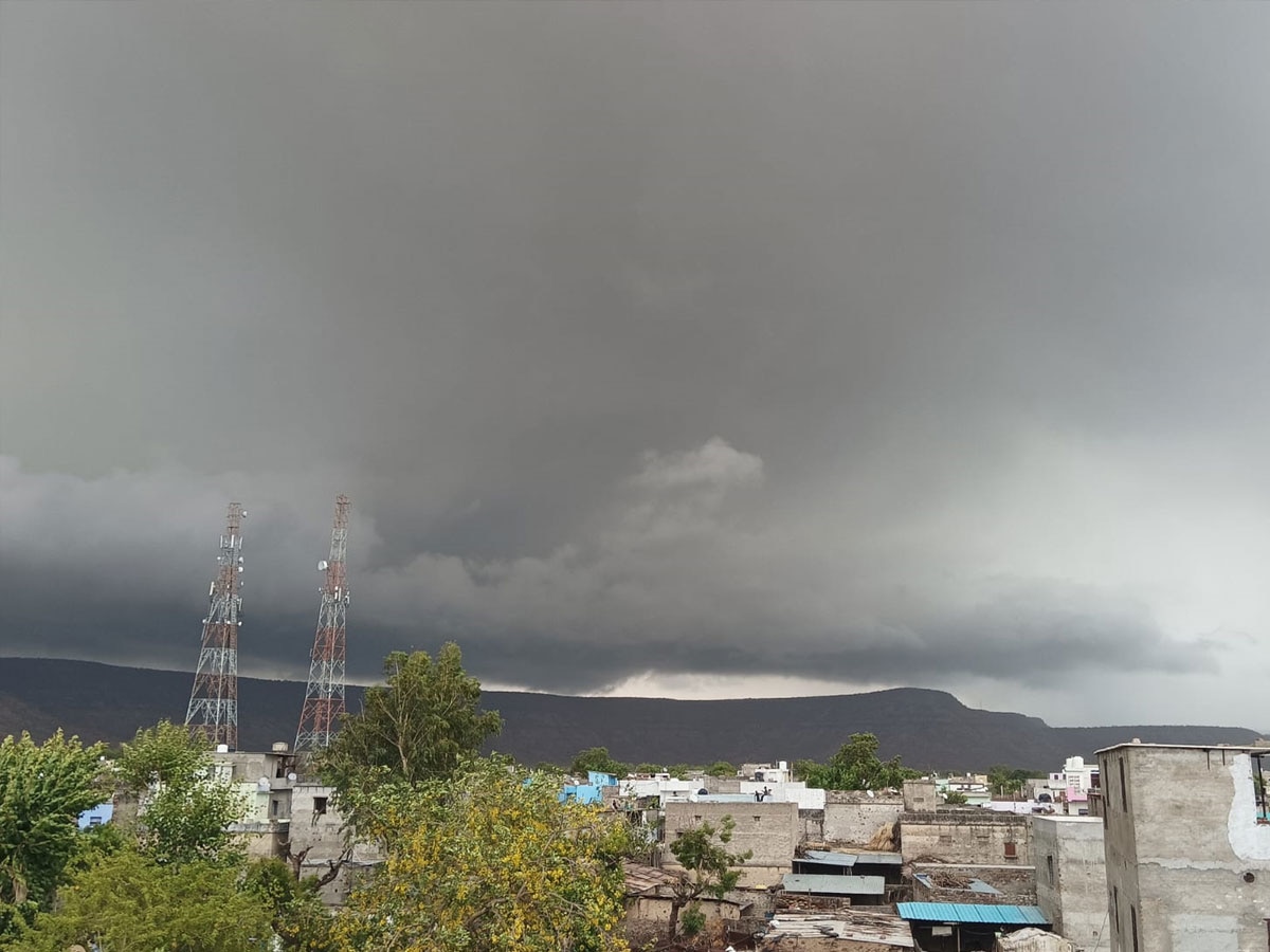 सवाई माधोपुर के खंडार क्षेत्र में 1 घंटे जमकर बरसे बादल, तेज गर्मी और उमस से मिली राहत