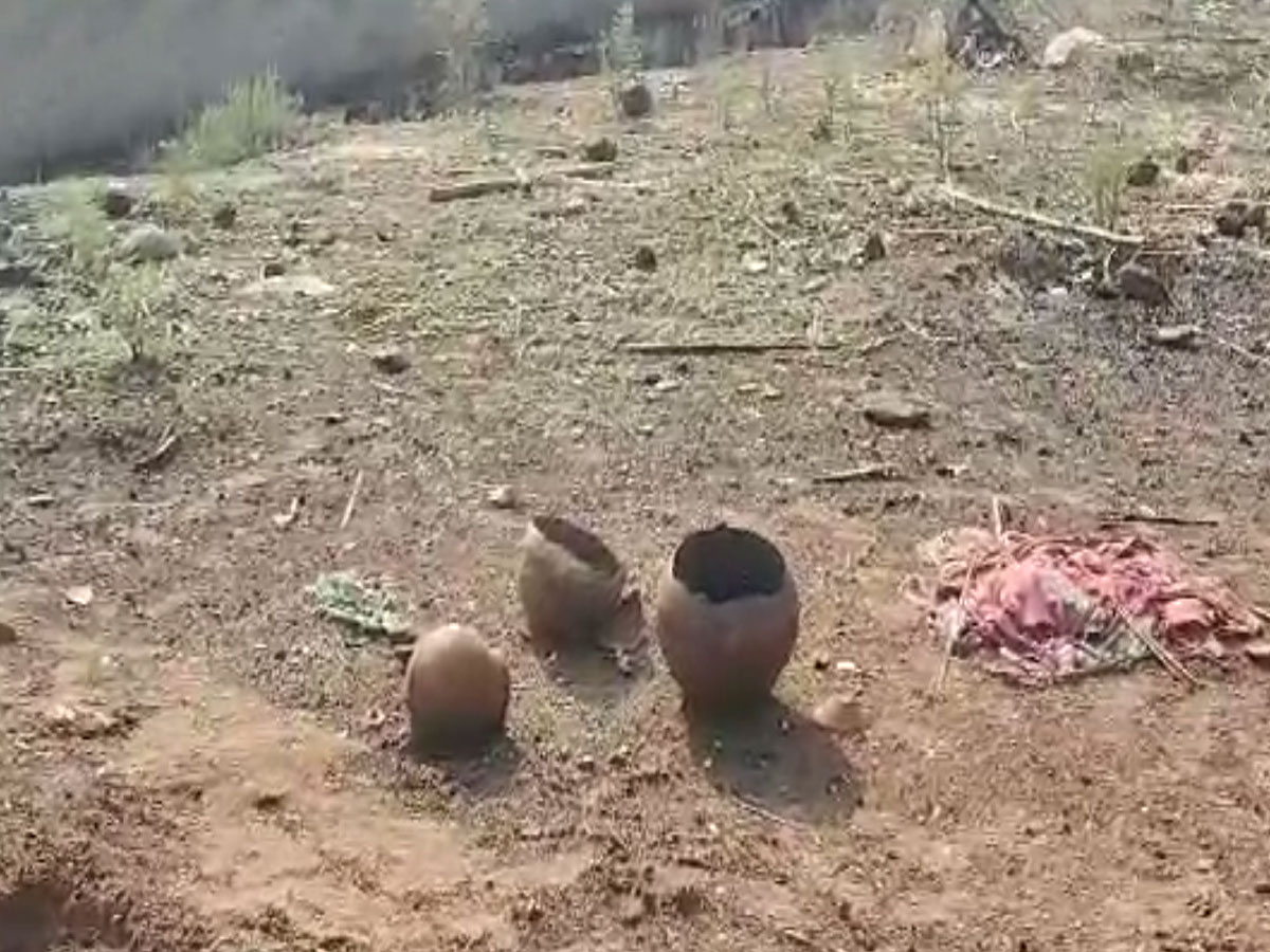 कैसे मिलेगा मृत आत्माओं को मोक्ष! जब आज तक मोक्षधाम के लिए नहीं हुई जमीन आवंटित कैसे मिलेगा मृत आत्माओं को मोक्ष! जब आज तक मोक्षधाम के लिए नहीं हुई जमीन आवंटित