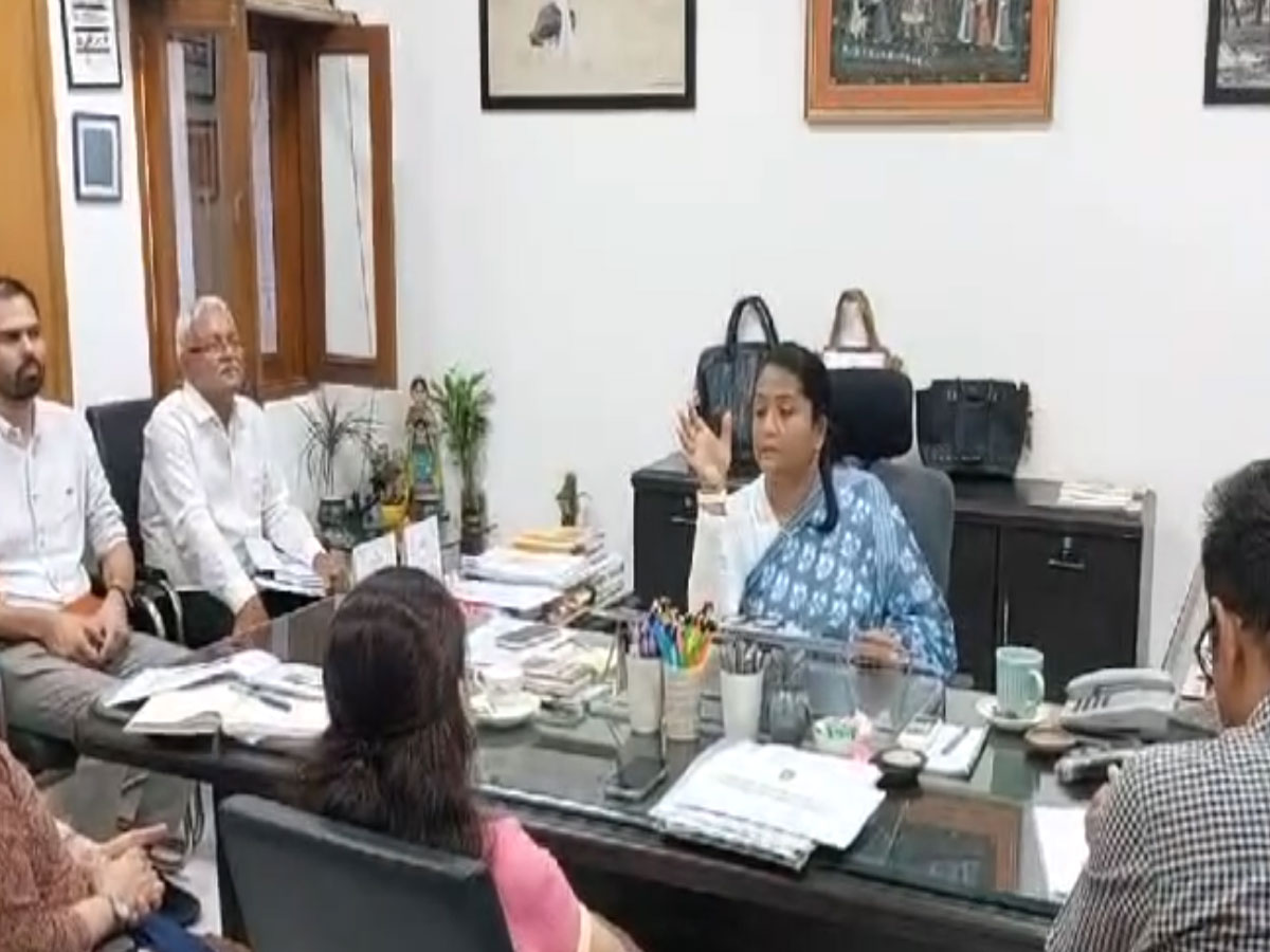 Jaipur News: हाईवे पर अतिक्रमण पर दर्ज होगी FIR, ACS श्रेया गुहा ने पुलिस को दिए निर्देश Jaipur News: हाईवे पर अतिक्रमण पर दर्ज होगी FIR, ACS श्रेया गुहा ने पुलिस को दिए निर्देश
