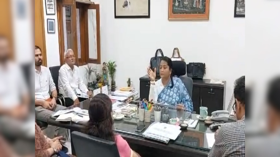 Jaipur News: हाईवे पर अतिक्रमण पर दर्ज होगी FIR, ACS श्रेया गुहा ने पुलिस को दिए निर्देश