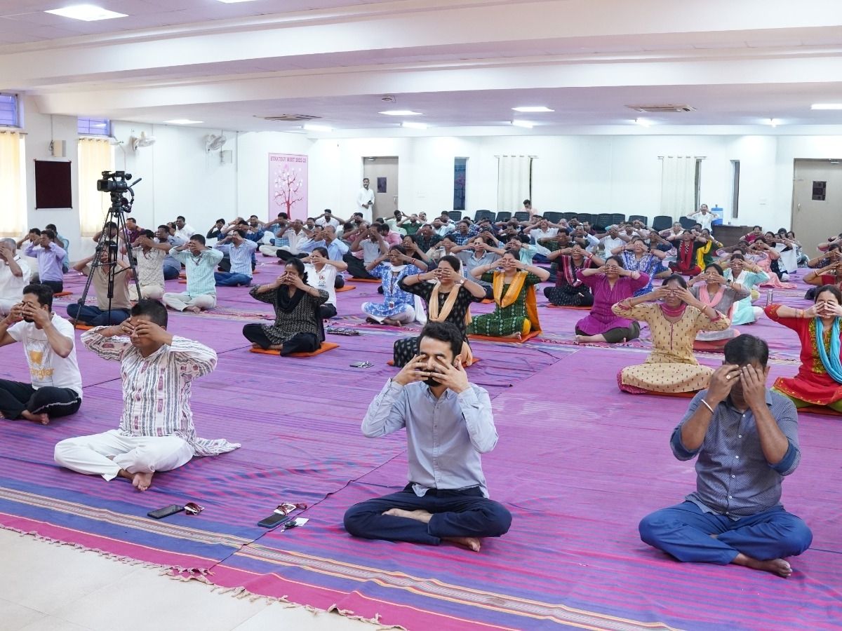 International Yoga Day: ଅନ୍ତର୍ଜାତୀୟ ଯୋଗ ଦିବସ ପାଳିଲେ ଛାତ୍ରଛାତ୍ରୀ International Yoga Day: ଅନ୍ତର୍ଜାତୀୟ ଯୋଗ ଦିବସ ପାଳିଲେ ଛାତ୍ରଛାତ୍ରୀ