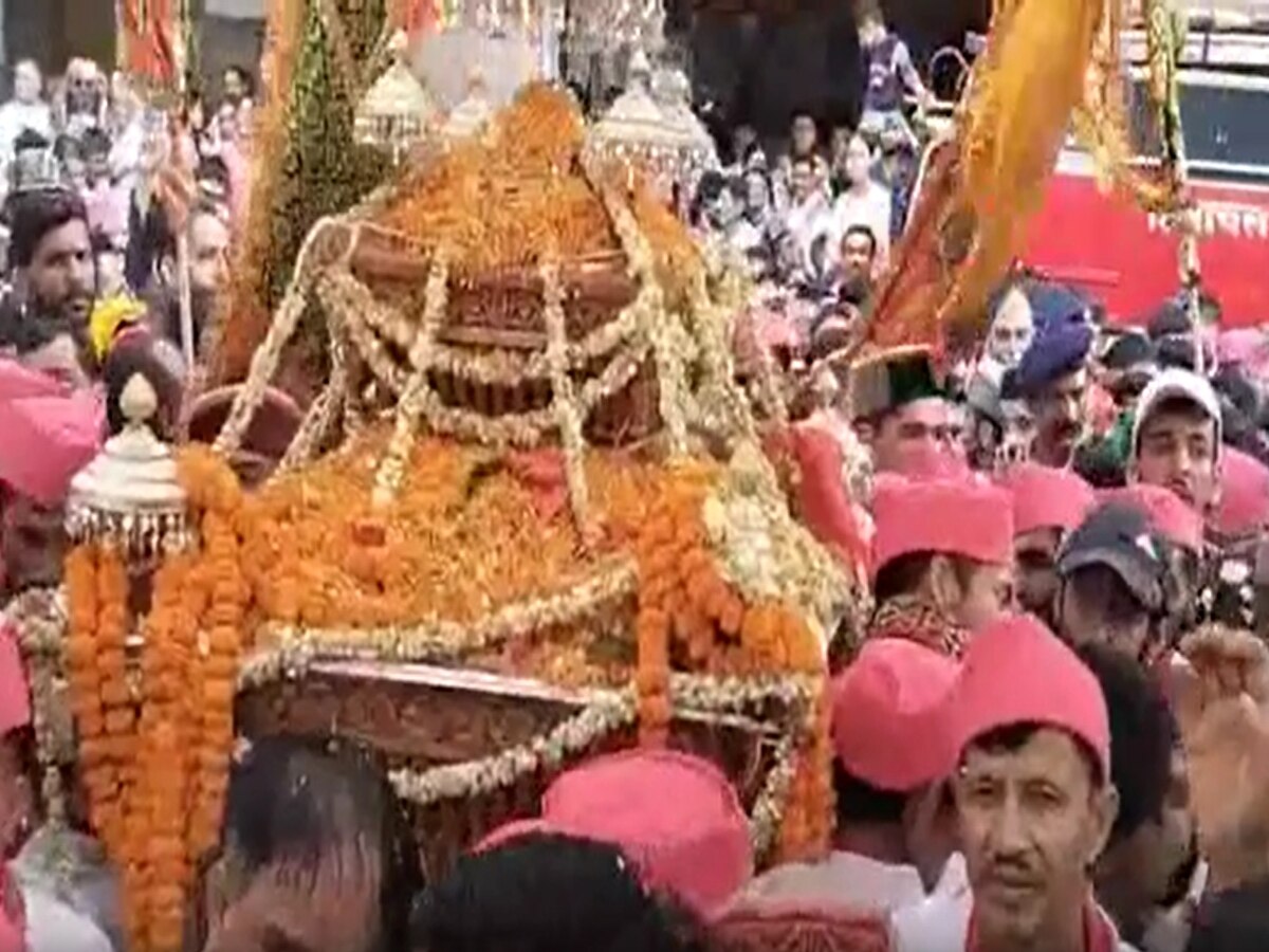 Shoolini Mata: राज्य स्तरीय माता शूलिनी मेला की शोभा यात्रा के साथ हुआ आरम्भ, लोगों में दिखा उत्साह