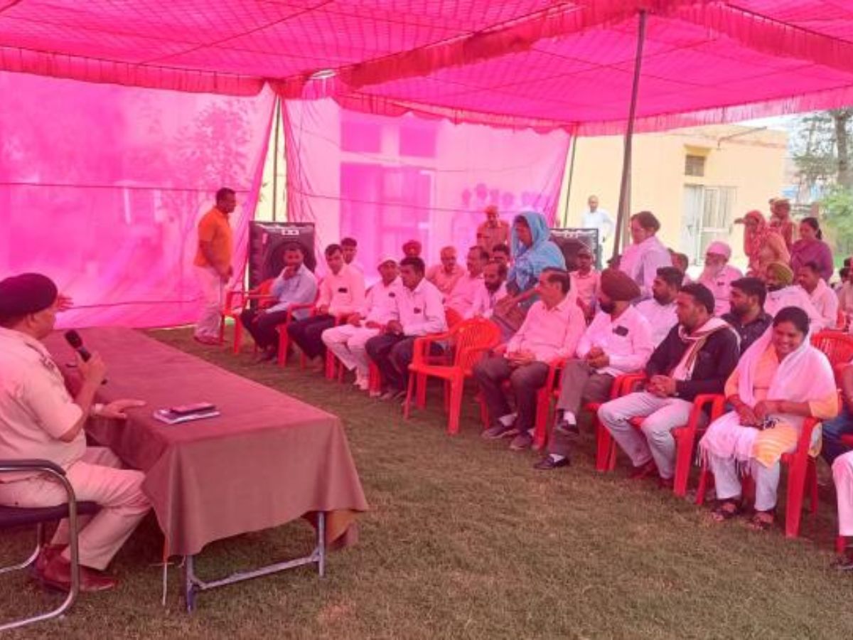 Anupgarh News: SP रमेश मौर्य ने थाने में सीएलजी सदस्यों के साथ की मीटिंग, नशे पर रोक और पुलिस स्टाफ बढाने के मुद्दे छाए