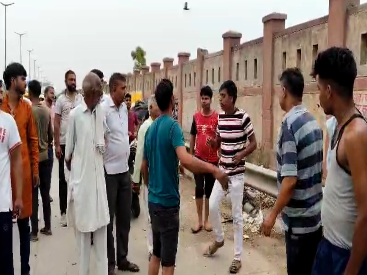Delhi Accident: फिजिकल की तैयारी कर रहे छात्र को तेज रफ्तार कार ने मारी टक्कर, टूटा पैर 