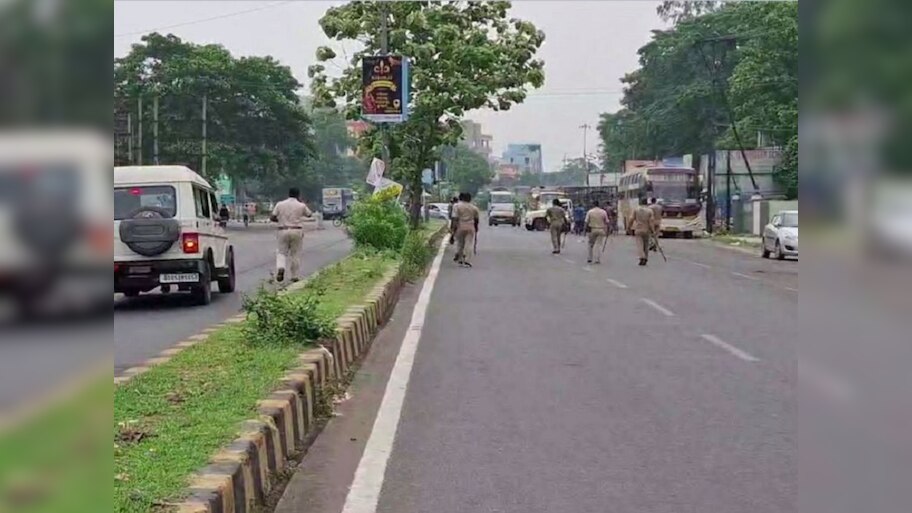 Curfew Relaxed: ବାଲେଶ୍ୱରରେ କୋହଳ ହେଲା କର୍ଫ୍ୟୁ, ଫେରିନି ଇଣ୍ଟରନେଟ ସେବା