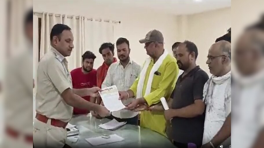 Churu News: गौमाता से दुष्कर्म के आरोपी पर सख्त कार्रवाई की मांग, थानाधिकारी को सौंपा ज्ञापन