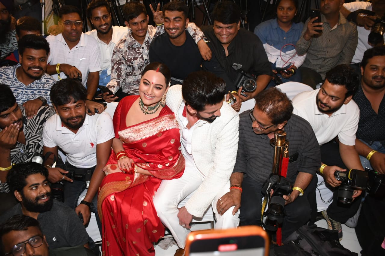 सोनाक्षी-जहीर का हुआ ग्रैंड वेलकम