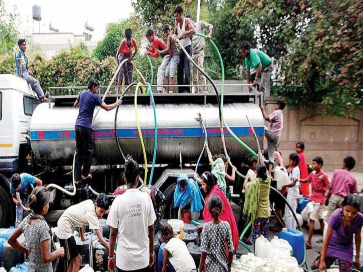 Delhi Water Crisis: दिल्ली में पानी की कमी कोई नई बात नहीं, जलसंकट पर एलजी ने दिल्ली सरकार पर कसा तंज 