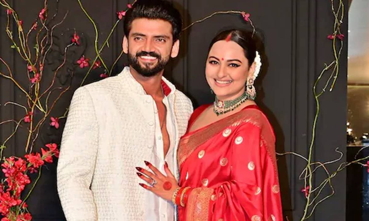 Sonakshi Sinha: रजिस्टर्ड मैरिज की तस्वीरें देखकर सोशल मीडिया यूजर्स ने क्यों किया जहीर-सोनाक्षी को ट्रोल! Sonakshi Sinha: रजिस्टर्ड मैरिज की तस्वीरें देखकर सोशल मीडिया यूजर्स ने क्यों किया जहीर-सोनाक्षी को ट्रोल!