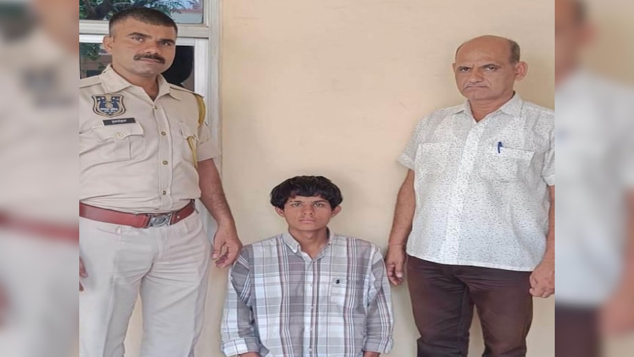 Jaipur News: विदेशी महिलाओं से अभद्रता करने वाला युवक गिरफ्तार, सोशल मीडिया पर वीडियो वायरल होने के बाद पुलिस ने की कार्रवाई