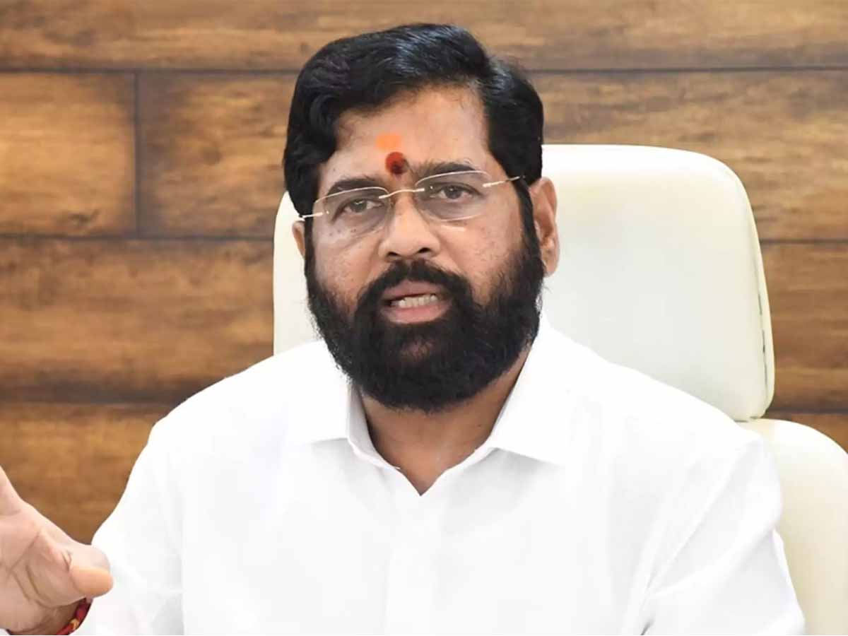 "सभी अवैध पबों को बुलडोज़ करें": पुणे बार के वायरल वीडियो के बाद शिंदे का बयान "सभी अवैध पबों को बुलडोज़ करें": पुणे बार के वायरल वीडियो के बाद शिंदे का बयान