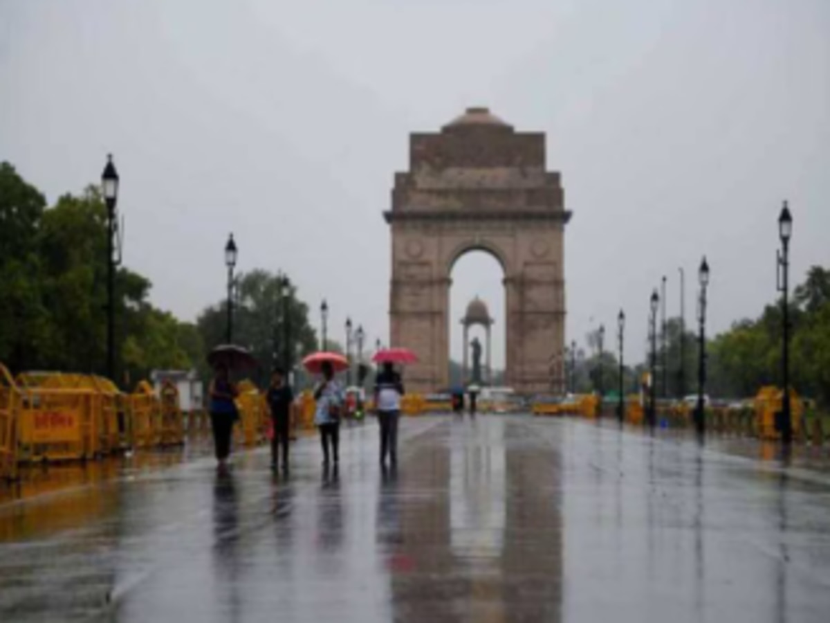 Delhi Weather: दिल्ली एनसीआर में होने वाली है मानसून की एंट्री, पूरे हफ्ते बादल छाए रहने और बारिश होने की संभावना