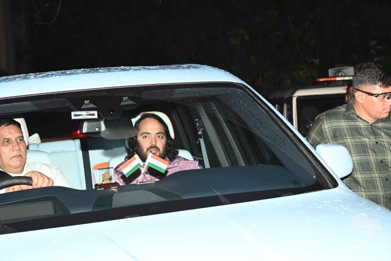 अक्षय के घर पहुंचे अनंत