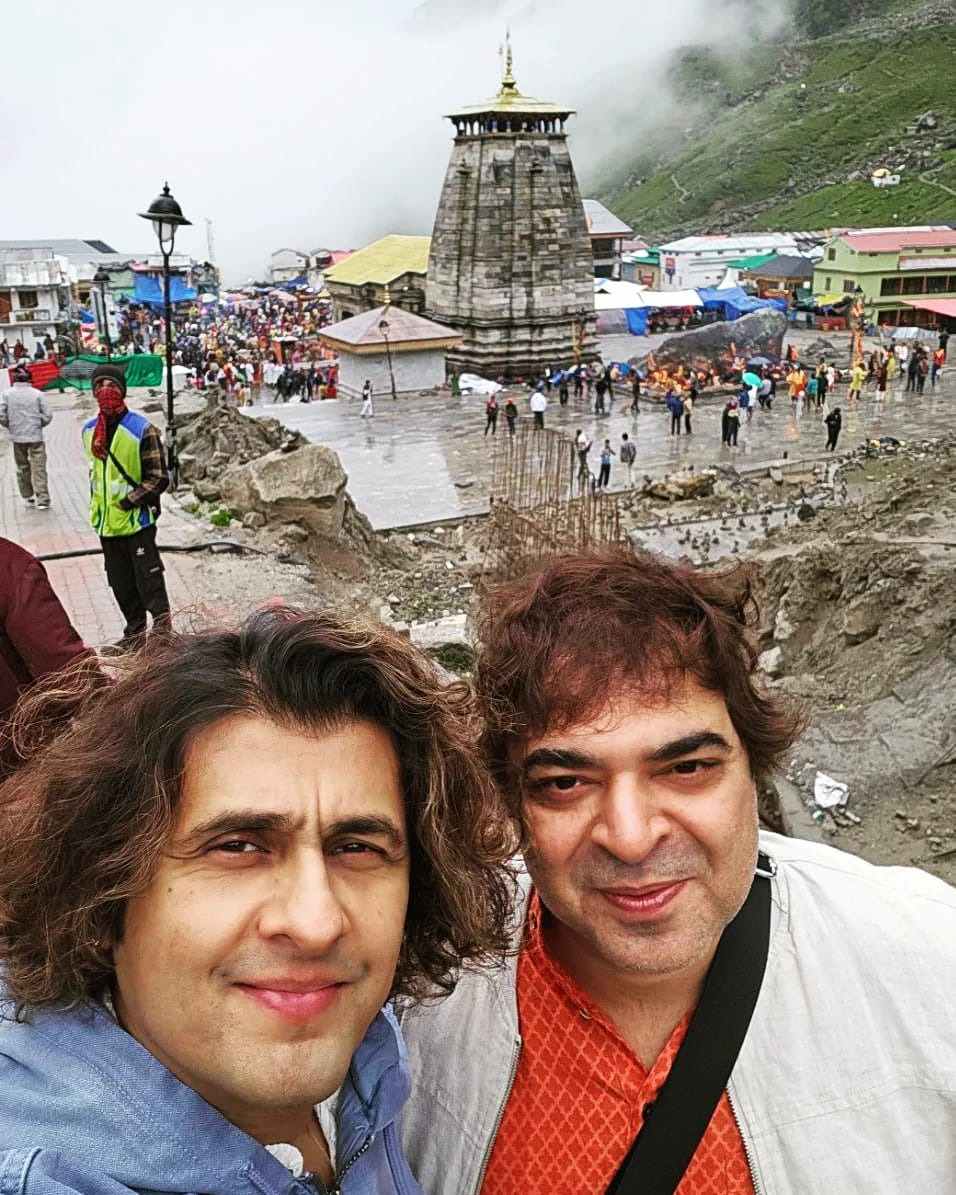 केदारनाथ गए सोनू निगम