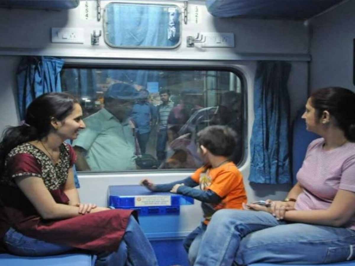 Indian Railways: ट्रेन में मह‍िला का बैग चोरी, अदालत ने रेलवे को द‍िया 1 लाख रुपये देने का आदेश; क्‍या है न‍ियम?
