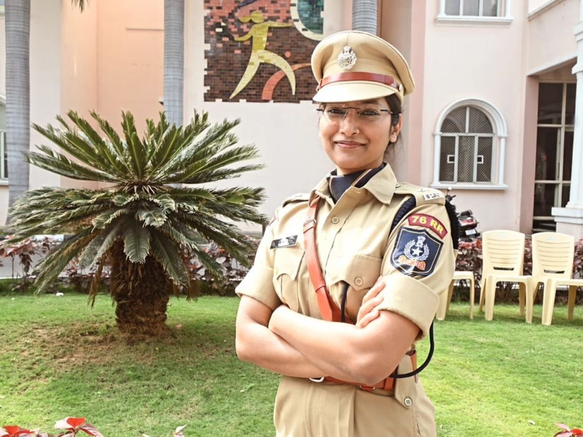 Who is IPS Shruti Aggarwal check education wiki biography and more ...