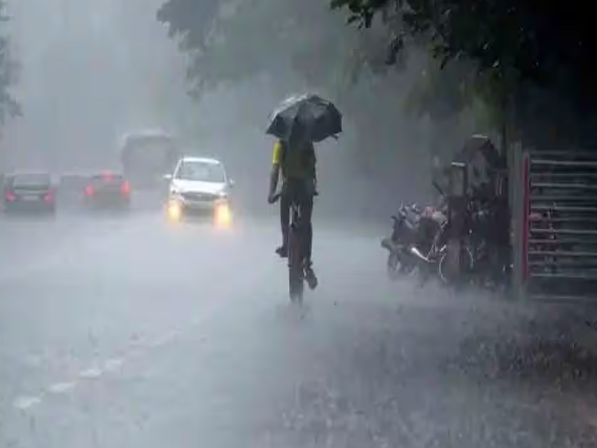 Weather News: हिमाचल प्रदेश में बारिश का अलर्ट, दिल्ली एनसीआर में भी हो सकती है बरसात