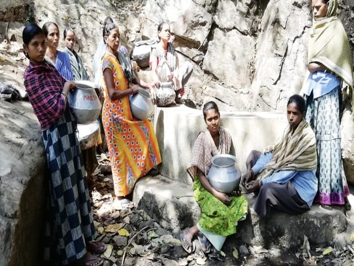 Odisha News: ବିକାଶ ଠୁ ବହୁ ଦୂରରେ ଗଜପତିର ବାରୁସିଂ ଗ୍ରାମ, ମିଳୁନି ମୌଳିକ ସୁବିଧା Odisha News: ବିକାଶ ଠୁ ବହୁ ଦୂରରେ ଗଜପତିର ବାରୁସିଂ ଗ୍ରାମ, ମିଳୁନି ମୌଳିକ ସୁବିଧା