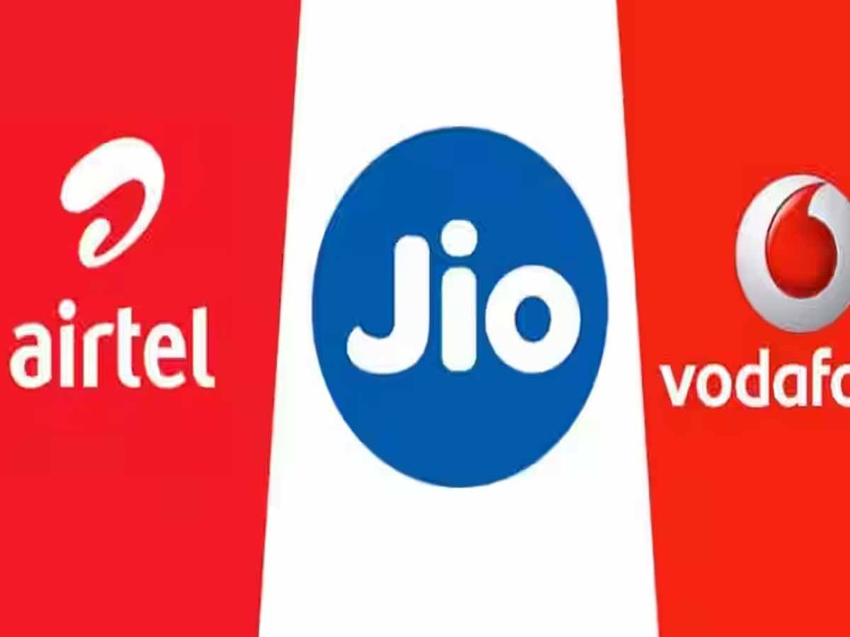 Jio, Airtel, Vodafone ने महंगे क‍िये टैर‍िफ प्‍लान, देश की जनता पर पड़ेगा हजारों करोड़ का बोझ!