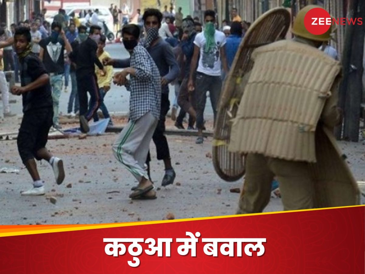 जम्मू-कश्मीर के कठुआ में पुलिस पर पथराव, अवैध धार्मिक स्थल हटाने के दौरान DSP समेत 5 घायल