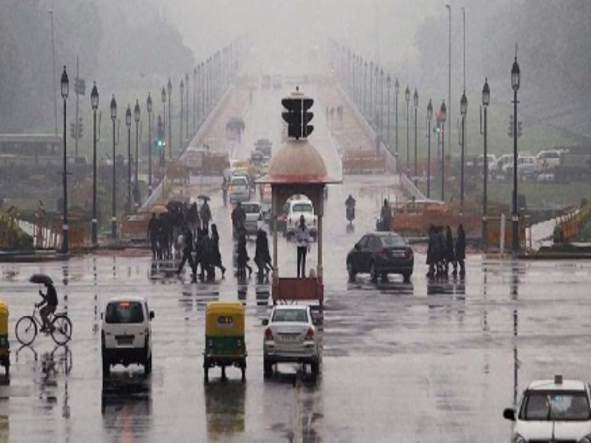 Delhi Rain Forecast: छाता और रेनकोट रखें तैयार, मंगलवार तक बारिश का ऑरेंज और शुक्रवार तक येलो अलर्ट जारी 