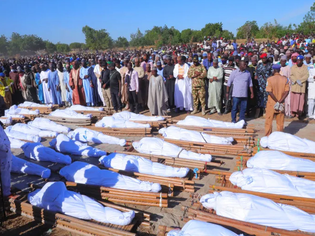 Nigeria News: नाइजीरिया के उत्तरपूर्वी बोर्नो में आत्मघाती हमला, 18 लोगों की मौत Nigeria News: नाइजीरिया के उत्तरपूर्वी बोर्नो में आत्मघाती हमला, 18 लोगों की मौत