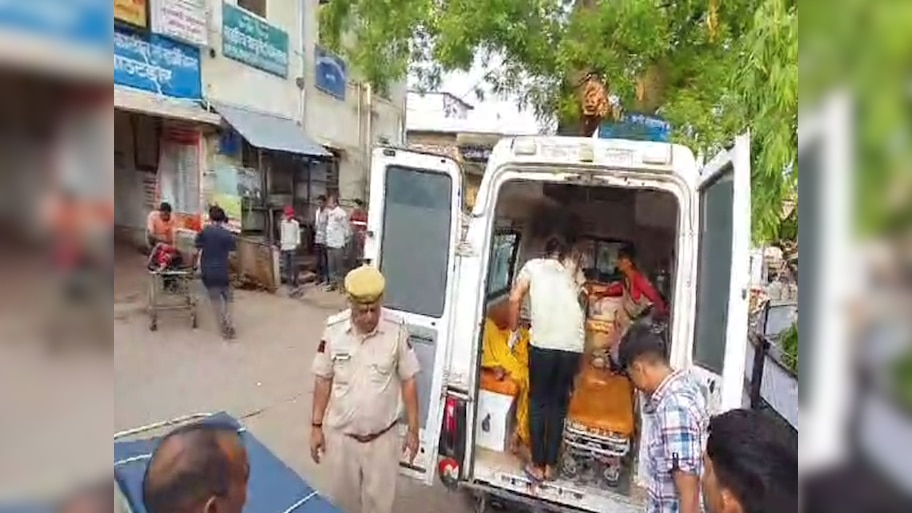 truck and Bolero collided violently in karauli Rajasthan 9 killed and 4 ...