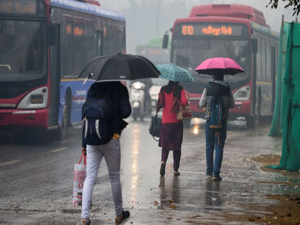 Delhi Weather: दिल्ली में अगले दो दिन होगी मूसलाधार बारिश, IMD ने जारी किया 'ऑरेंज अलर्ट' Delhi Weather: दिल्ली में अगले दो दिन होगी मूसलाधार बारिश, IMD ने जारी किया 'ऑरेंज अलर्ट'