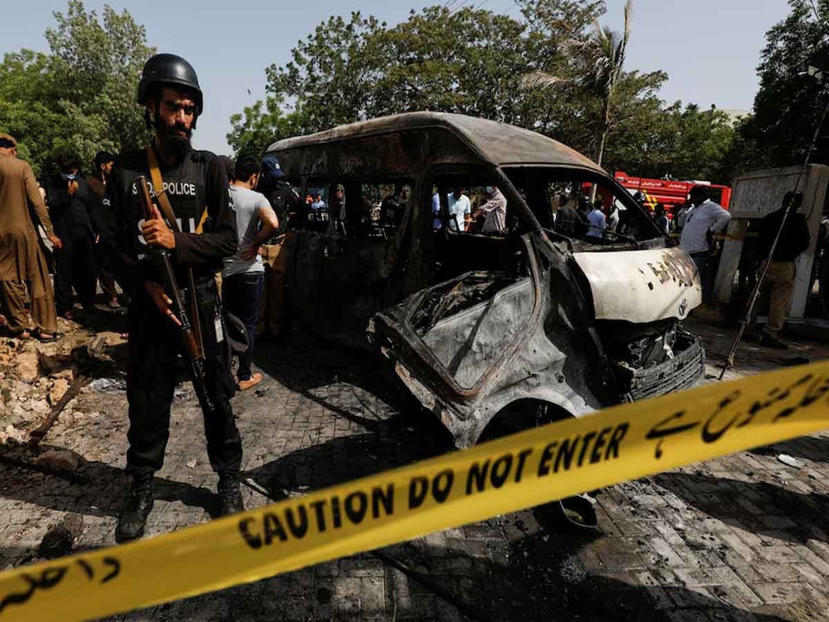 Terrorism in Pakistan:  आतंकवाद की आग में जल रहा पाकिस्तान, 3 महीनों में 380 लोगों की मौत, रिपोर्ट में सामने आया खौफनाक 'सच'