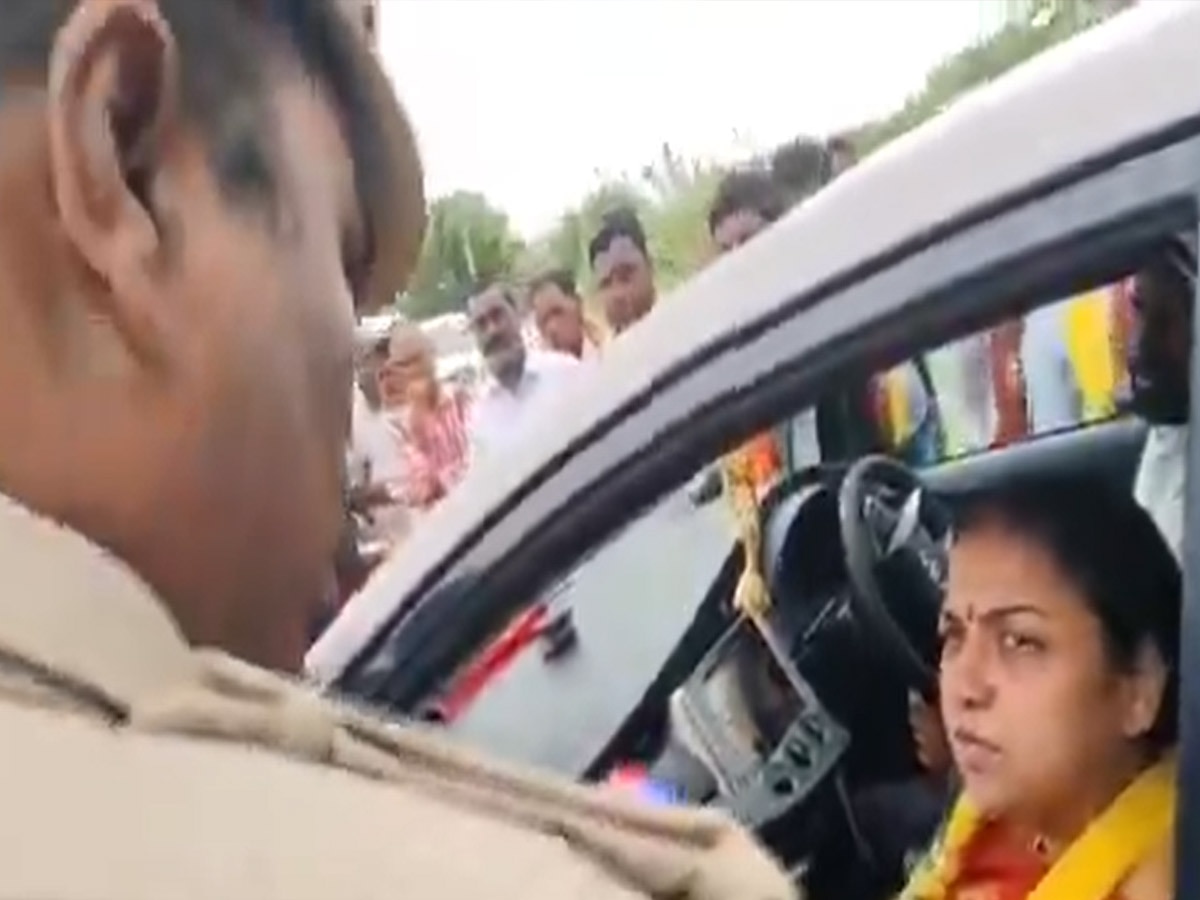 Andhra Pradesh के मिनिस्टर की पत्नी का वीडियो वायरल, पुलिस को धमकाती आईं नजर