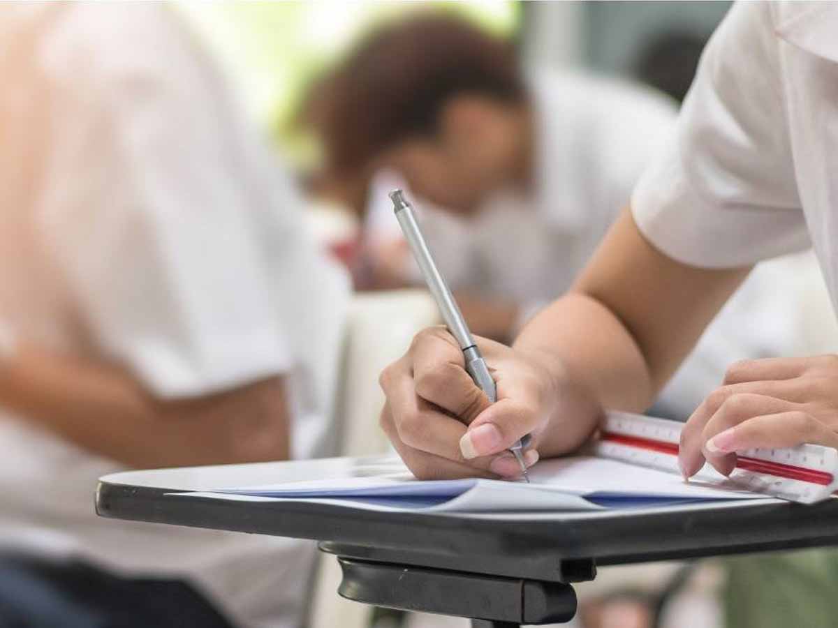 UP PCS Judge Exam scam: मी लार्ड की भर्ती में भी घोटाला; UP PCS (जुडिशल) एग्जाम में बदली गईं 50 कांपियां UP PCS Judge Exam scam: मी लार्ड की भर्ती में भी घोटाला; UP PCS (जुडिशल) एग्जाम में बदली गईं 50 कांपियां