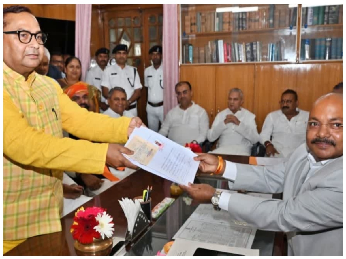 Bihar MLC Polls: बिहार विधान परिषद उपचुनाव के लिए कुशवाहा ने दाखिल किया नामांकन