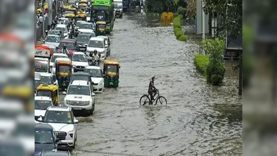 Delhi Weather: दिल्ली समेत 15 राज्यों में ऑरेंज और गुजरात के लिए रेड अलर्ट हुआ जारी
