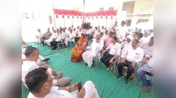 जालोर में बैठक के बाद कांग्रेसियों ने मुख्यमंत्री के नाम सौंपा ज्ञापन...