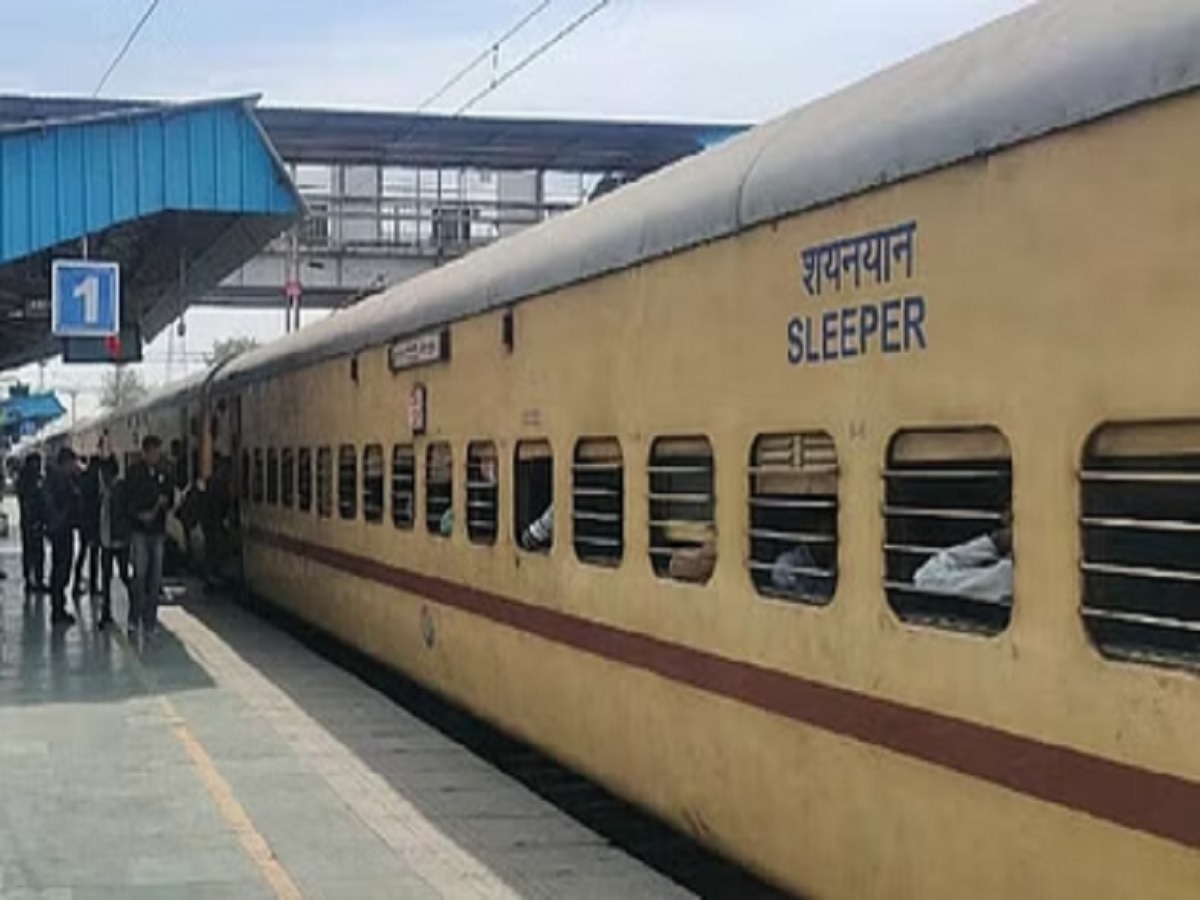 Chhapra News: छपरा से चलने वाली इन ट्रेनों में बदलाव, यात्रियों की सुविधा के लिए रेल में बढ़ाई कोच की संख्या
