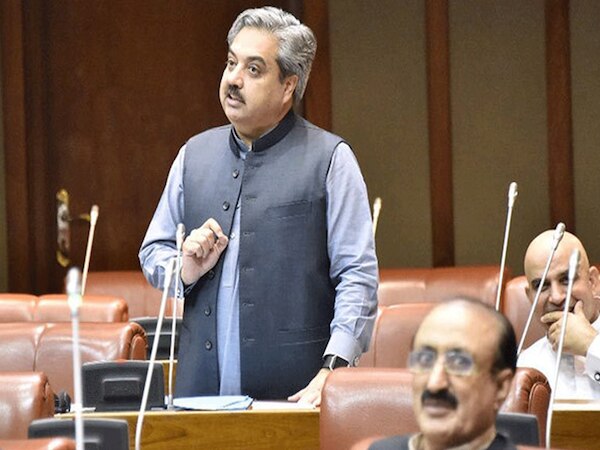 पाकिस्तान: उपचुनाव के लिए प्रचार के दौरान कार में हुआ विस्फोट, पूर्व सीनेटर समेत 4 की मौत