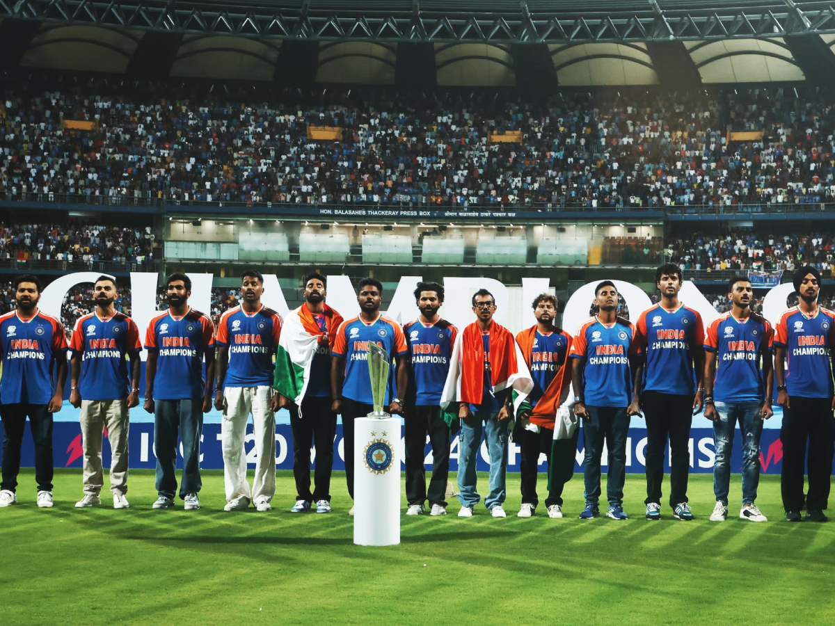 वानखेड़े में टीम का जोरदार स्वागत