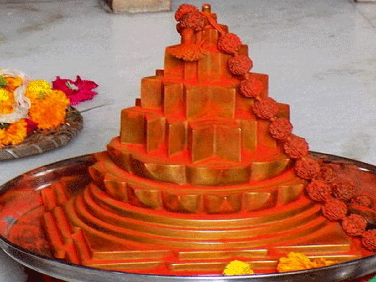 astro tips Shriyantra sthapna and pooja vidhi on friday to get maxium benefit from goddess lakshmi
