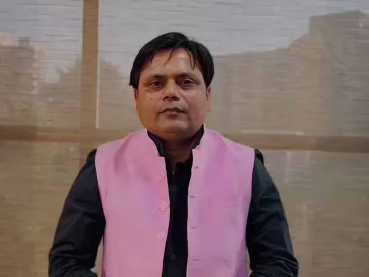 SP नेता फखरूल हसन ने जमीयत के प्रस्ताव पर कहा, "हर किसी की धार्मिक आजादी होती है" SP नेता फखरूल हसन ने जमीयत के प्रस्ताव पर कहा, "हर किसी की धार्मिक आजादी होती है"