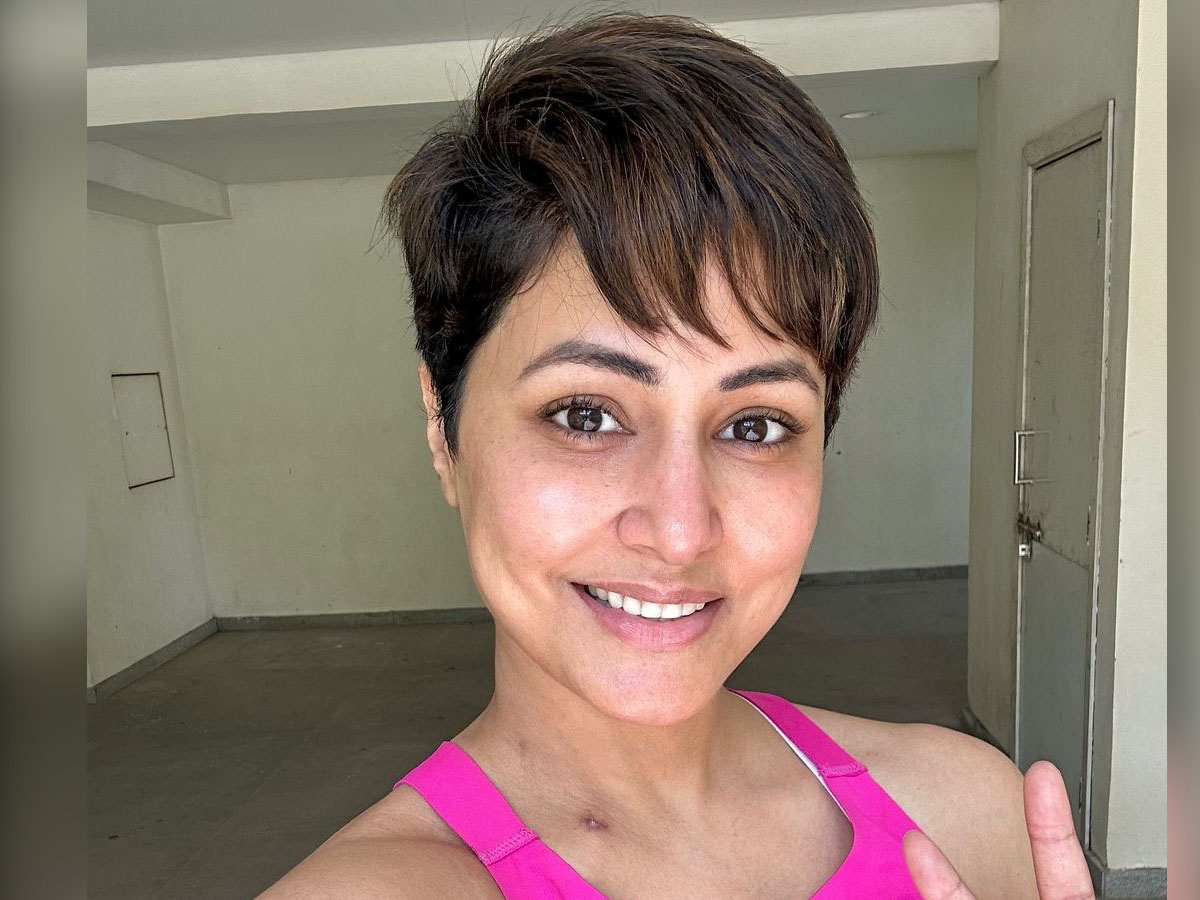 कैंसर से जूझ रही एक्ट्रेस हिना खान ने अपने फैंस से की खुद के लिए दुआओं की अपील कैंसर से जूझ रही एक्ट्रेस हिना खान ने अपने फैंस से की खुद के लिए दुआओं की अपील