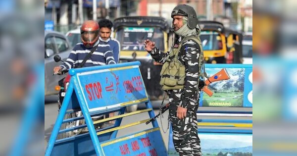 कुलगाम एनकाउंटर: सुरक्षाबलों ने 4 आंतकियों का किया सफाया, 1 जवान शहीद