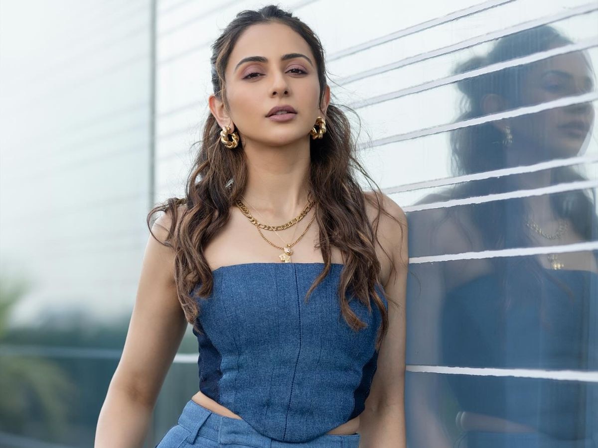 https://hindi.cdn.zeenews.com/hindi/sites/default/files/2024/07/07/3024012-rakul-preet-singh.jpg?im=FitAndFill=(1200,900)