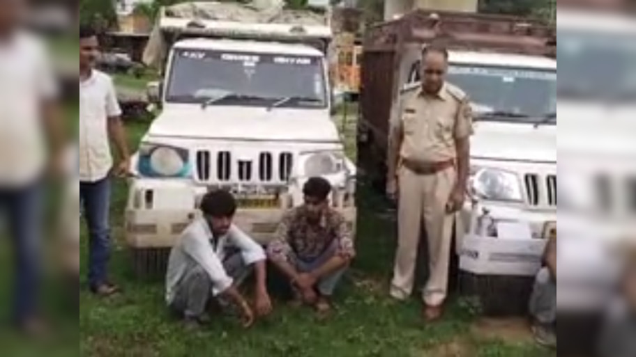 Sikar News: श्रीमाधोपुर थाना पुलिस ने की बड़ी कार्रवाई, चोरी के चनों की पिकअप सहित पांच आरोपियों को किया गिरफ्तार
