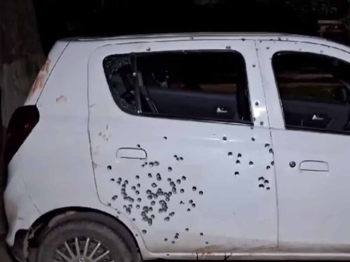 Punjab: गुरदासपुर में इसलिए दो परिवार के दरमियान हुई गोलीबारी; चार की मौत, कई घायल Punjab: गुरदासपुर में इसलिए दो परिवार के दरमियान हुई गोलीबारी; चार की मौत, कई घायल