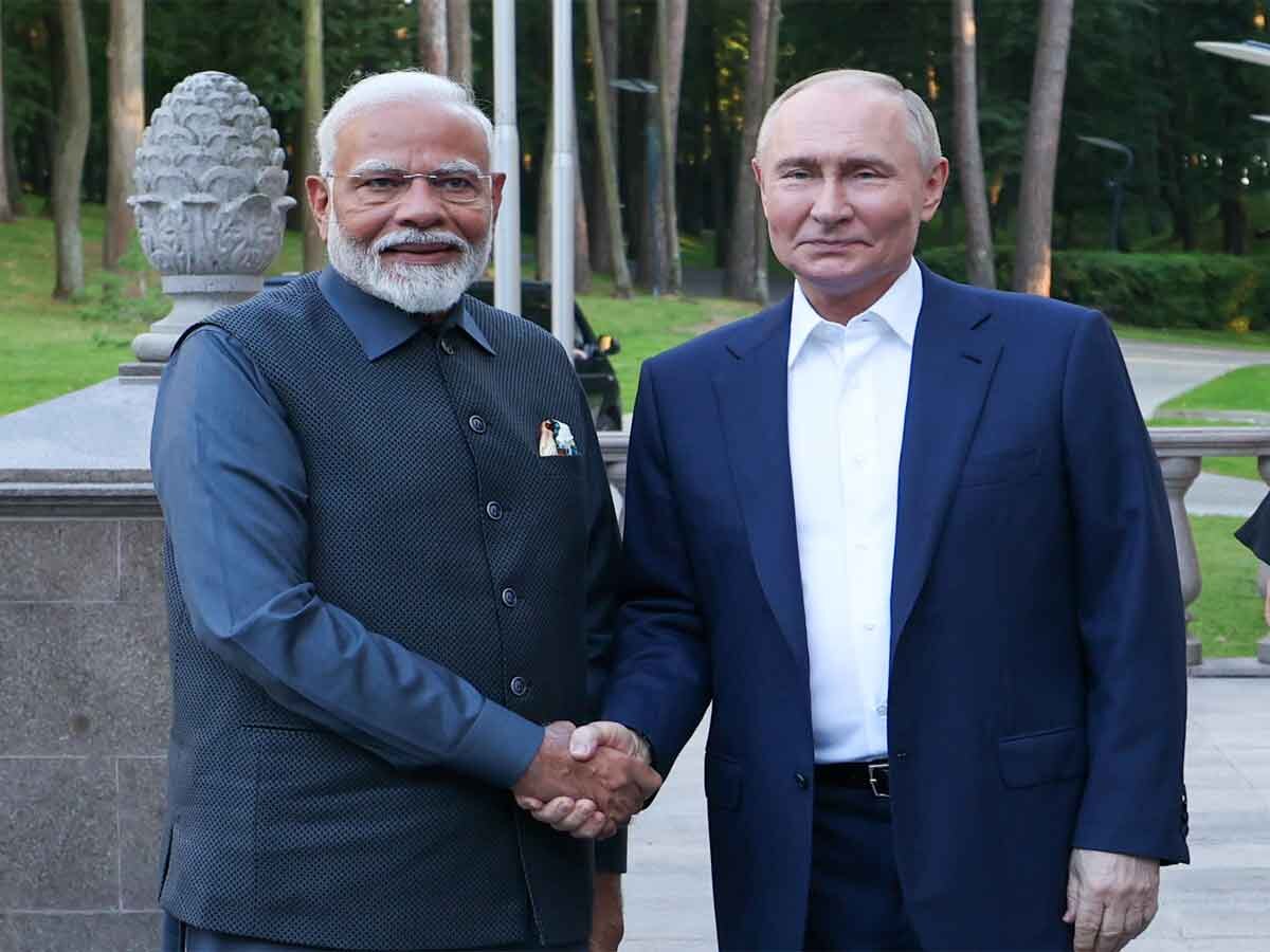 PM Modi in Russia: ‘आपने पूरा जीवन लोगों की सेवा में समर्पित कर दिया’-  पीएम मोदी से बोले राष्ट्रपति पुतिन